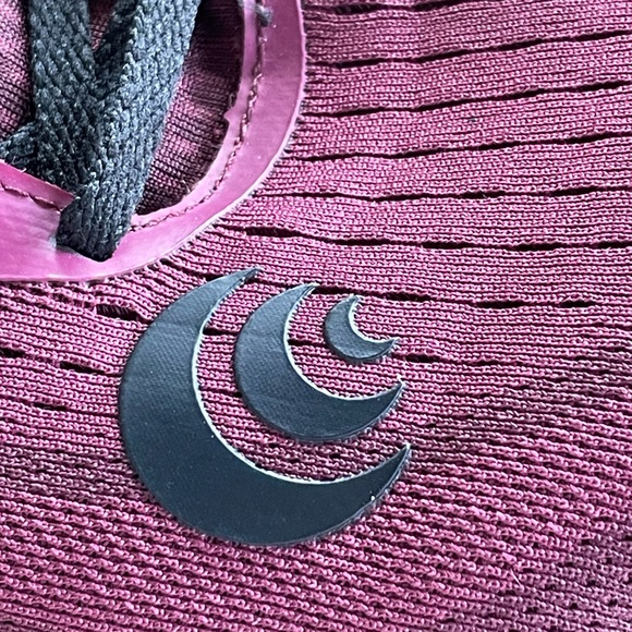 Topo burgundy athletic shoes - Picture 3 of 9